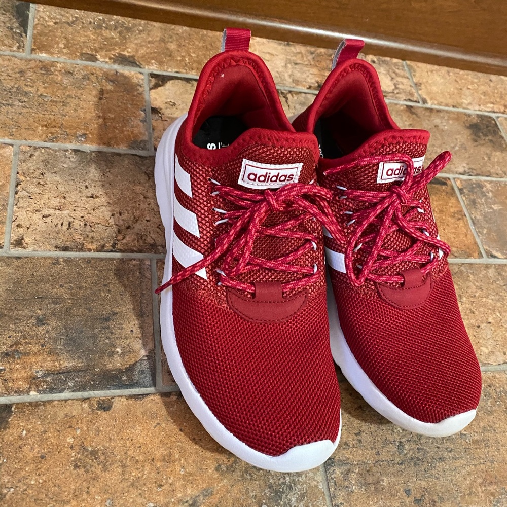 NWOT ADIDAS TENNIS SHOES